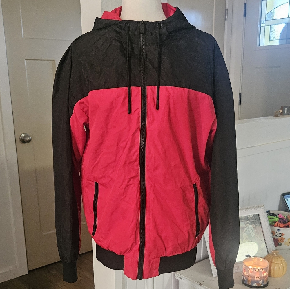 NWT'S - CSG. - Mens Black/Red Omega Hooded Windbreaker Jacket, Size Medium